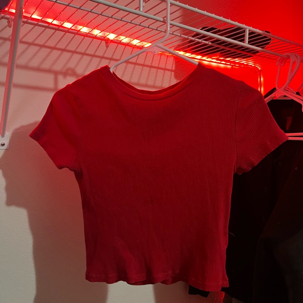 I am selling a H&M Cropped Red T-Shirt